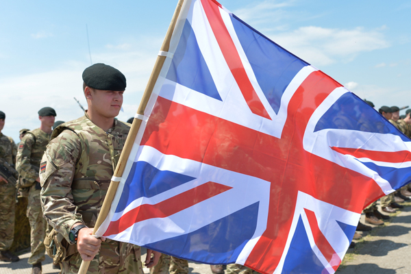 İngiltere yedek askerleri göreve çağırdı