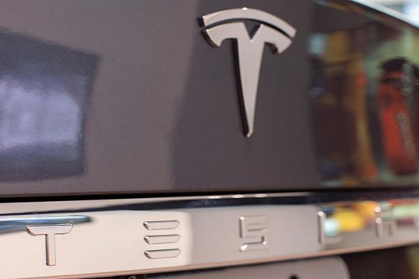 Tesla yaklaşık 3 bin çalışanını işten çıkaracak
