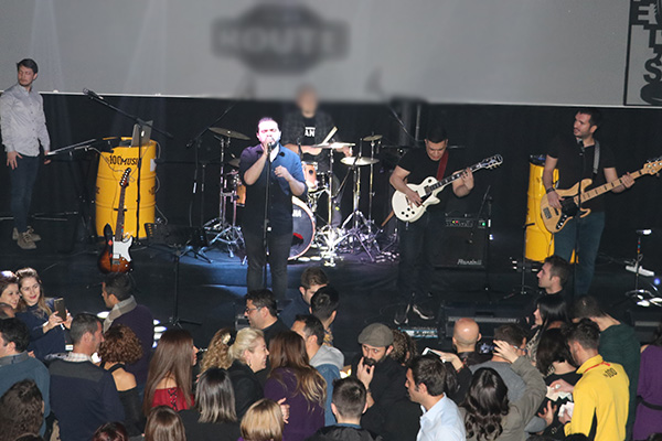 'Müzisyen avukatlar' ihtiyaç sahipleri yararına sahne aldı