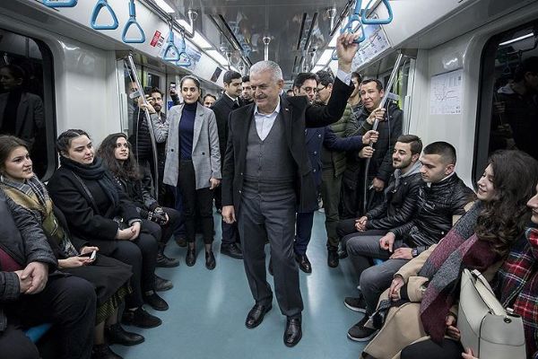 Binali Yıldırım Marmaray ile yolculuk yaptı