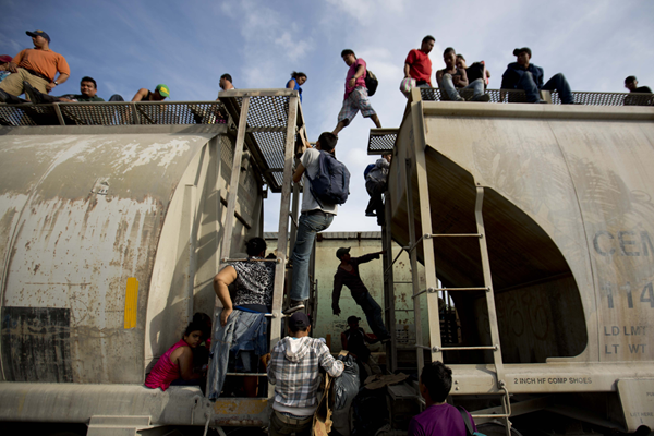 Honduraslılar neden göç ediyorlar?