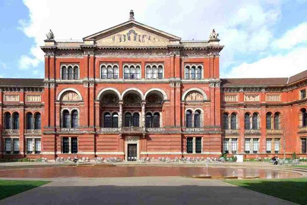 İngiltere'de müzede Bursa Yeşil Caminin çinileri ortaya çıktı