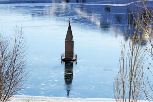 Donan barajda su çekildi cami minaresi ortaya çıktı
