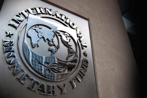 IMF, küresel büyüme tahminlerini düşürdü