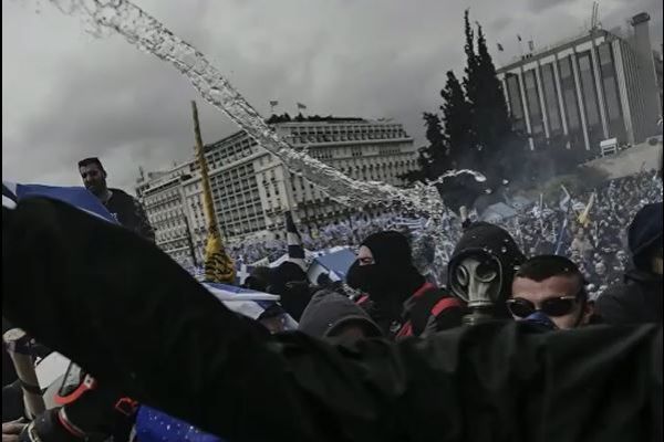 Yunanistan'daki ayaklanmada 2 Türk gözaltına alındı