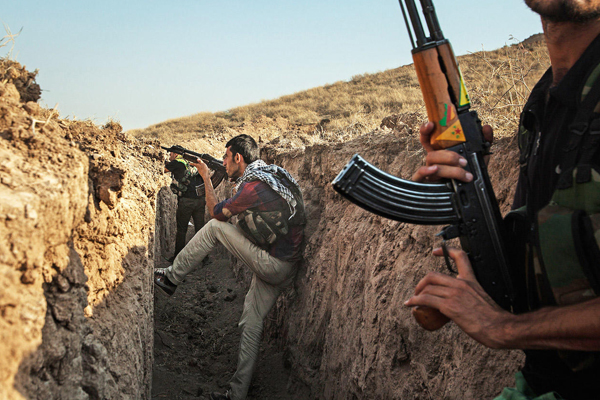 YPG/PKK Deyrizor'da bir beldeyi daha ele geçirdi
