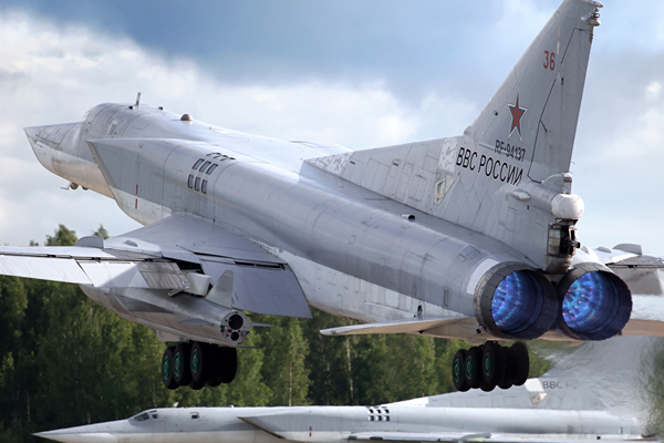 Rusya'da bombardıman uçağı düştü