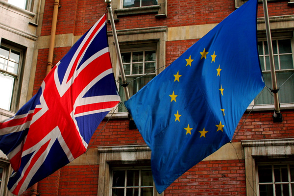 AB'den İngiltere'ye 'fiziki sınır' uyarısı