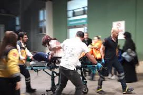 Bursa'da bir baba kızını bıçakla yaraladı