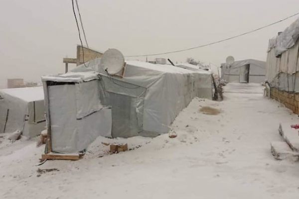 Arsal bölgesindeki kampta yaşayan Suriyeli çocuğun yardım çağrısı