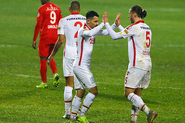 Göztepe: 3 - Antalyaspor: 0