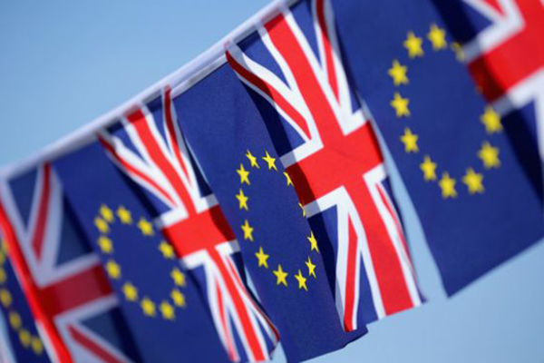 AB'den İngiltere'ye 'anlaşmasız ayrılık' uyarısı