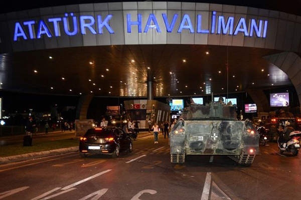 FETÖ'nün Atatürk Havalimanı'nı işgal girişimi davasında ara karar verildi