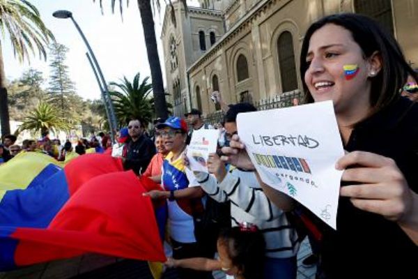 Muhalif lider Maduro'ya baskısını arttırıyor