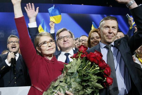 Ukrayna'da Timoşenko Cumhurbaşkanlığı adaylığını duyurdu