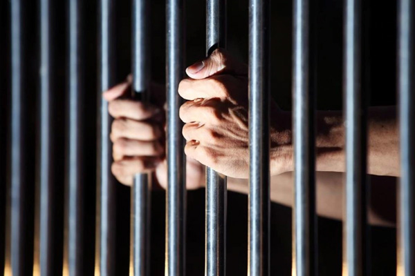 Eski devlet başkanına vatana ihanetten hapis cezası