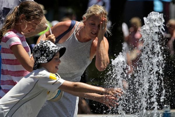 Avustralya'da 80 yılın sıcaklık rekoru kırıldı