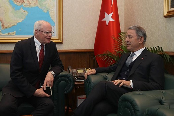 Akar'dan Jeffrey'e: Münbiç yol haritası süratle tamamlanmalı