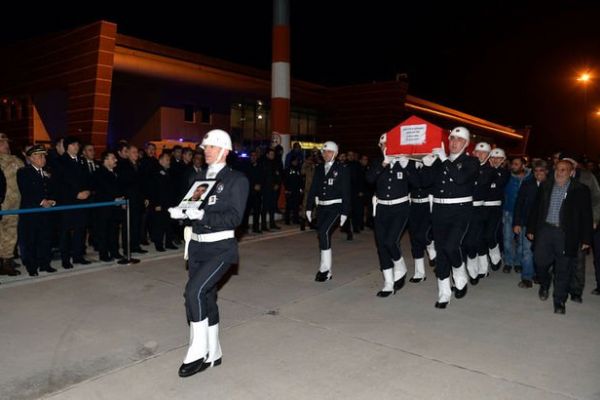 Şehit polis memurunun cenazesi Erzurum'a getirildi