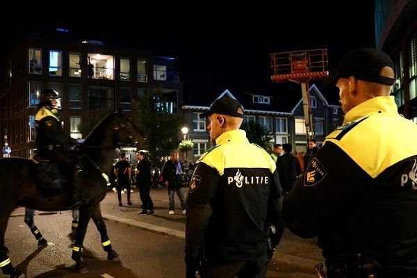 Hollanda'da cami saldırılarına karşı güvenlik önlemi