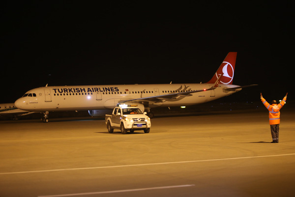 Türkiye’den Süleymaniye’ye ilk uçak seferi gerçekleşti