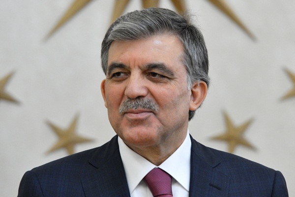 Abdullah Gül'e suikast girişimi iddiası: Araca zehirli gaz veriliyor