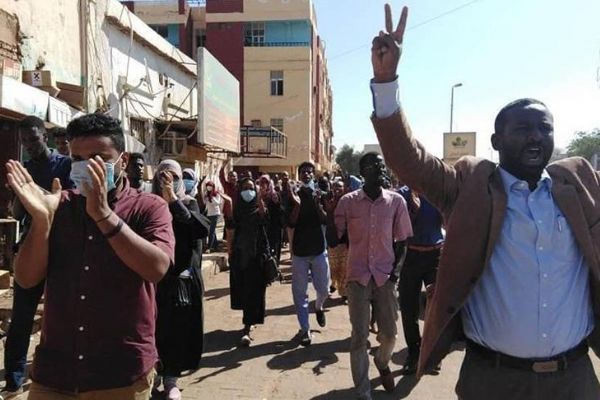 Sudan'da gösteriler bugün de devam etti