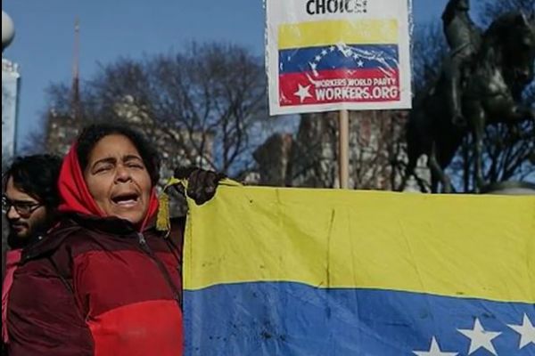 New York'ta Maduro'ya destek gösterisi