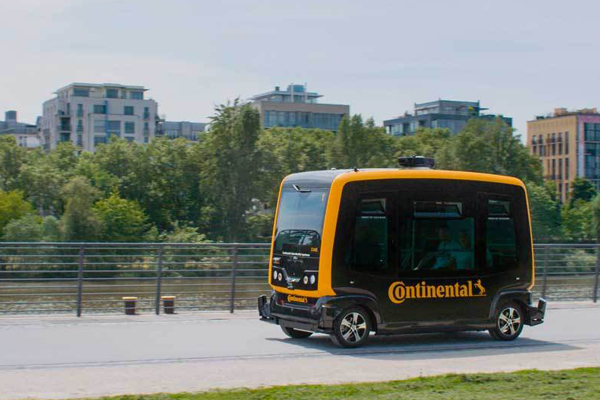 Robot kuryeler yolda