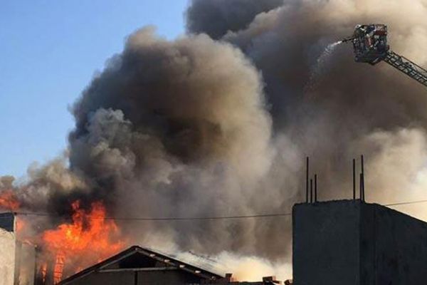 İstanbul Güngören'de fabrika yangını