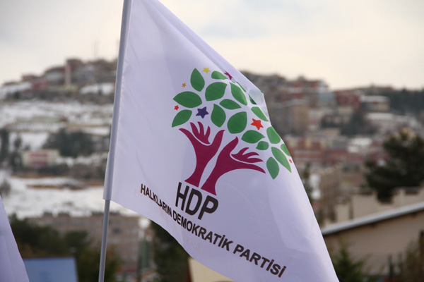 HDP 3 büyükşehirde aday çıkarmayacak