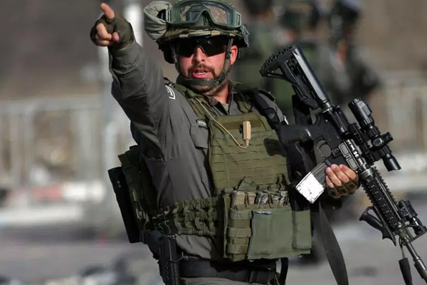 İsrail askerlerinden Gazze'deki okula saldırı