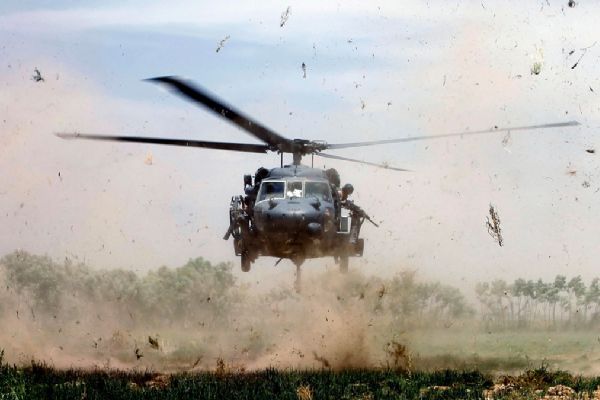 'IŞİD üyeleri helikopterlerle Afganistan'a getirildi'