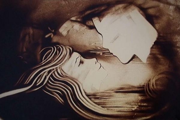 Kum sanatçılarından görsel şov