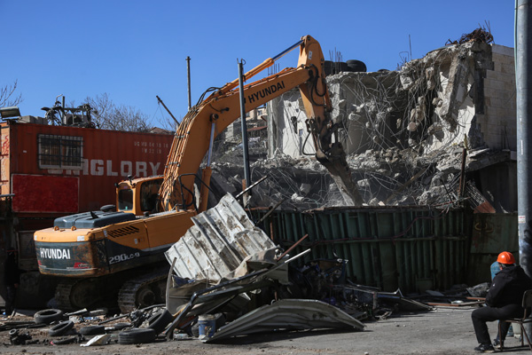 İsrail, Doğu Kudüs'te Filistinlilere ait binayı yıktı
