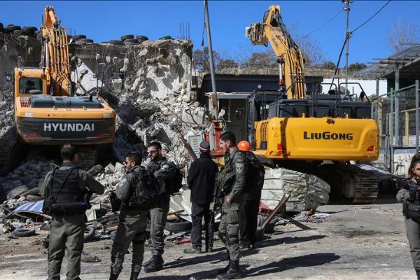 İsrail Doğu Kudüs'te Filistinlilere ait binayı yıktı