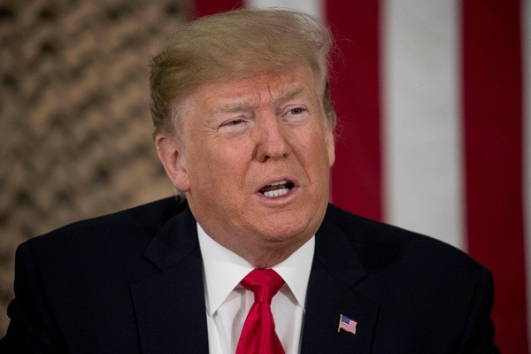 Trump, yeni petrol yaptırımlarıyla Maduro'ya darbe vurmaya hazırlanıyor