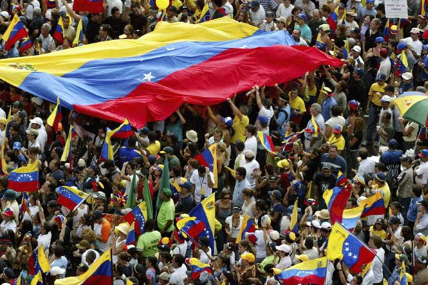 Birleşmiş Milletler: Venezuela'dan günde 5 bin kişi kaçıyor