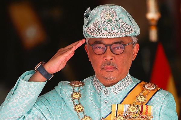 Malezya'nın yeni kralı görevine başladı