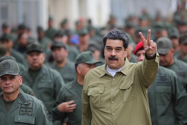 Maduro: ABD, Libya ve Irak'ta yaptığını Venezuela'da yapmaya çalışıyor