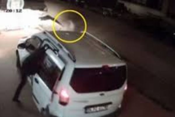 Hırsızlara turşu bidonuyla engel olmaya çalıştı