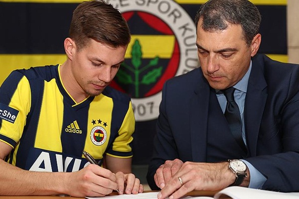 Miha Zajc resmen Fenerbahçe'de
