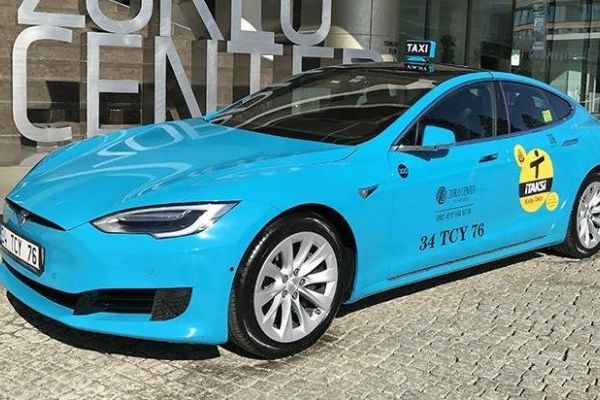 Taksi 4.0'la istediğiniz yerde taksiyi ayağınıza çağırabilirsiniz