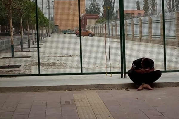 Doğu Türkistanlı çocuklar yatılı okullarda asimile ediliyor