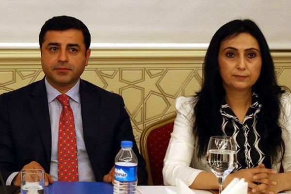Demirtaş ve Yüksekdağ'ın katılmadığı duruşma ertelendi