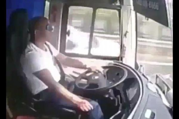 Emniyet kemerini takan yolcuların burnu bile kanamadı