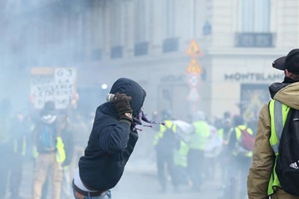 Fransa'da ortalık karıştı