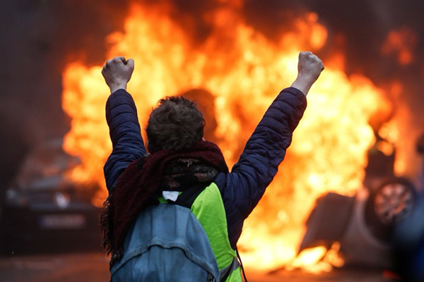 Almanya’dan Sarı Yelekliler endişesi