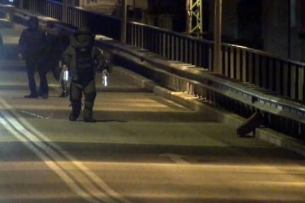 Köprüdeki şüpheli valiz polisi harekete geçirdi