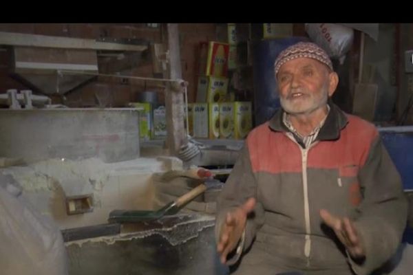 Çeyrek asırdır değirmenin çarkını döndürüyor